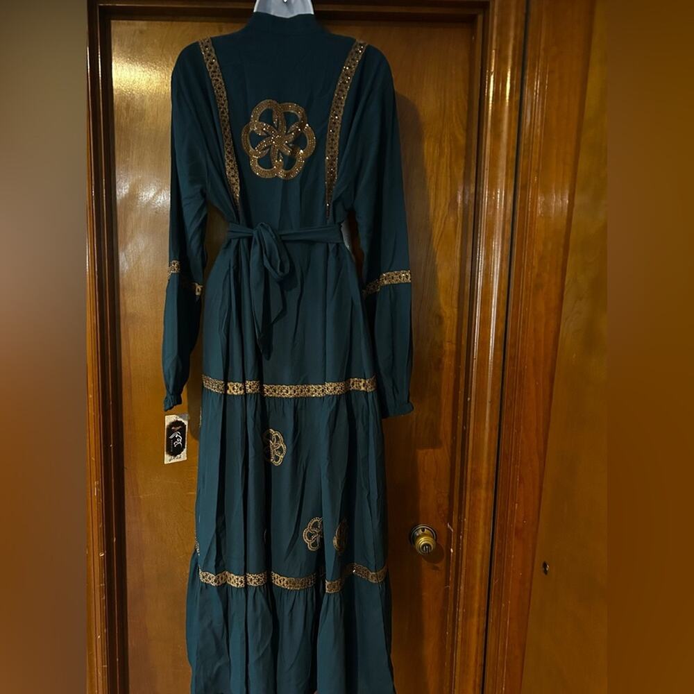 Elegant Green Maxi Dress - Picture 2 of 7